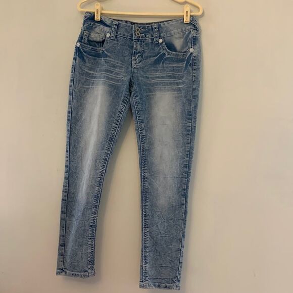 Amethyst distressed denim jeans with decorative pockets Size 9 Inseam 25” - Picture 1 of 9